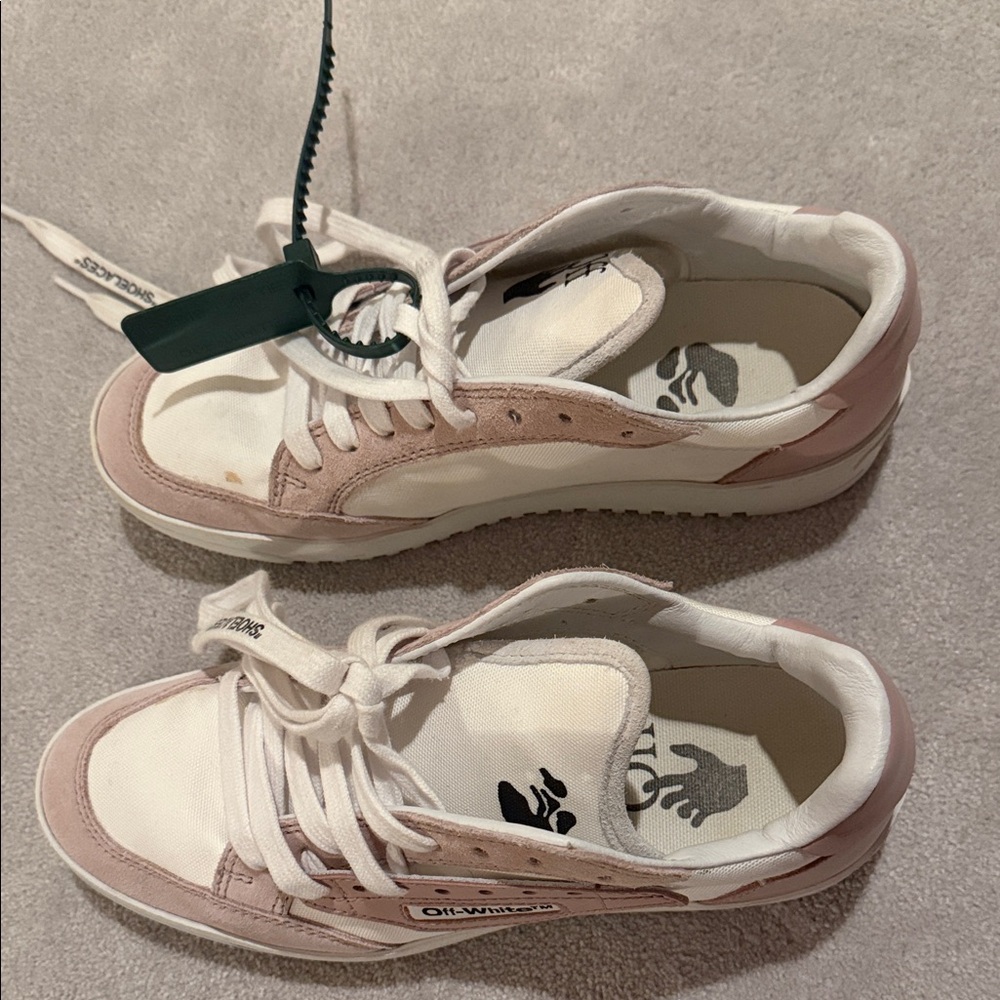 Off-White Women's White and Blush Low-Top Sneakers